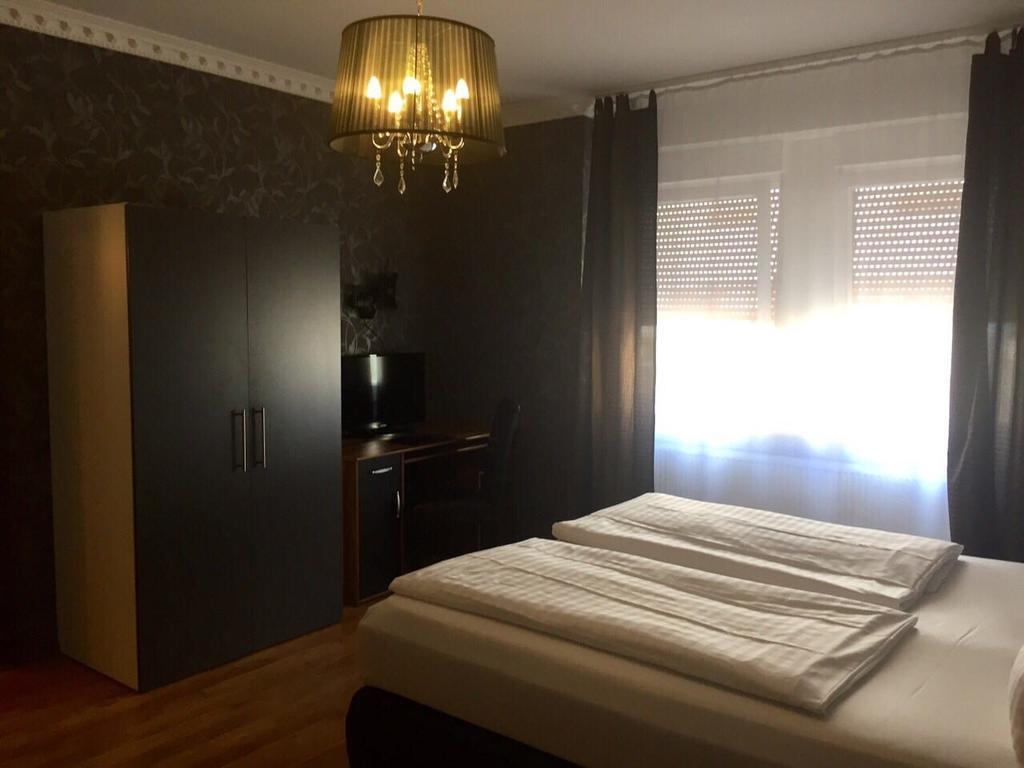 אופנבאך Hotel Monte Cristo מראה חיצוני תמונה