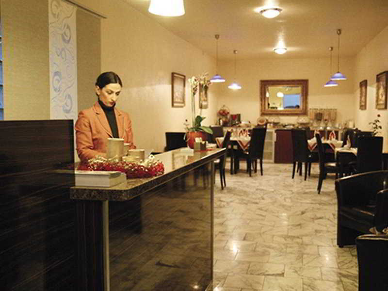 אופנבאך Hotel Monte Cristo מראה חיצוני תמונה